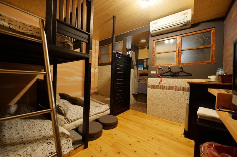 Sha Feng Lu Dian Bed & Breakfast Magong Exterior photo